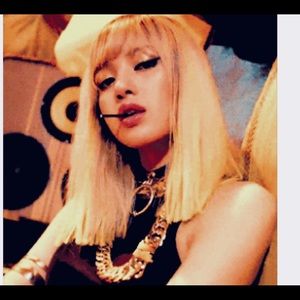 Meet your Posher, Hillary